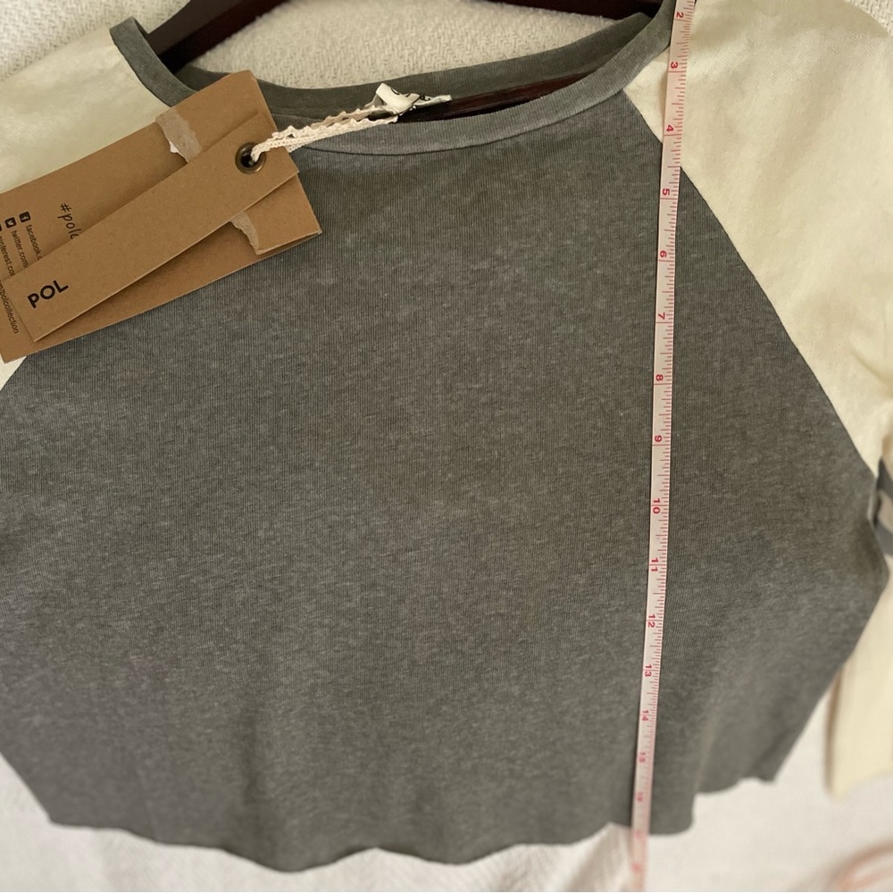 POL Women's Long Sleeve Gray and Cream Shirt Size Small Lint Mark on the Back - Picture 13 of 14